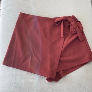 Side tie skort